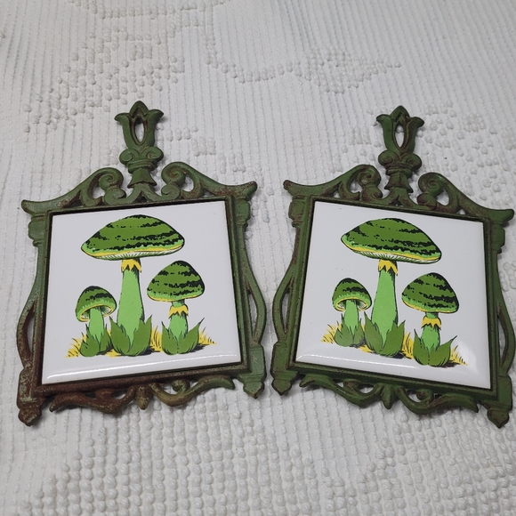 Vintage 70's Green Mushroom Trivet Pair, Ceramic, Cast Iron, Retro - Picture 9 of 9